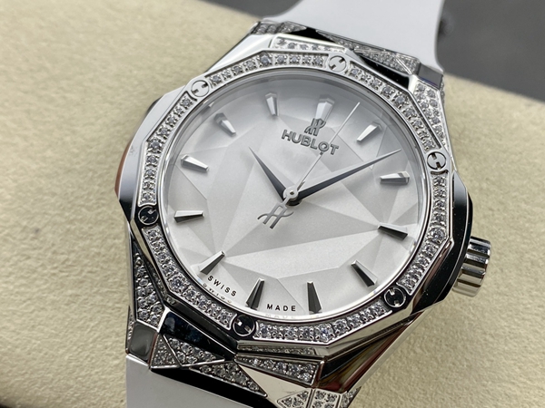 ウブロコピー時計背面デザイン